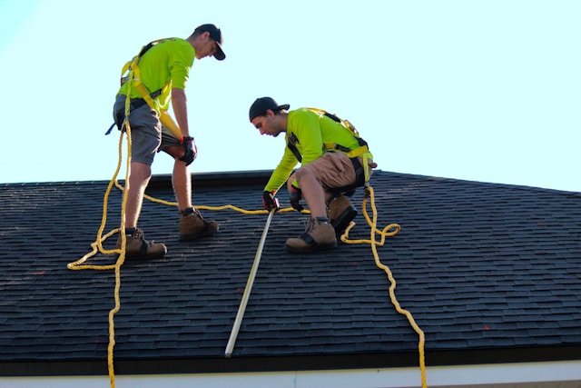 How to Choose the Right Roofer in Sugar Land: 6 Key Factors to Consider
